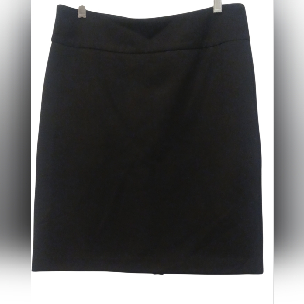 Isaac Mizrahi -NWOT,  High Waisted Black Skirt , Large, W/ Stretch, Slit In Back - Picture 7 of 10